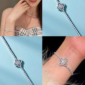 Harry Winston classic four-leaf clover full diamond bracelet